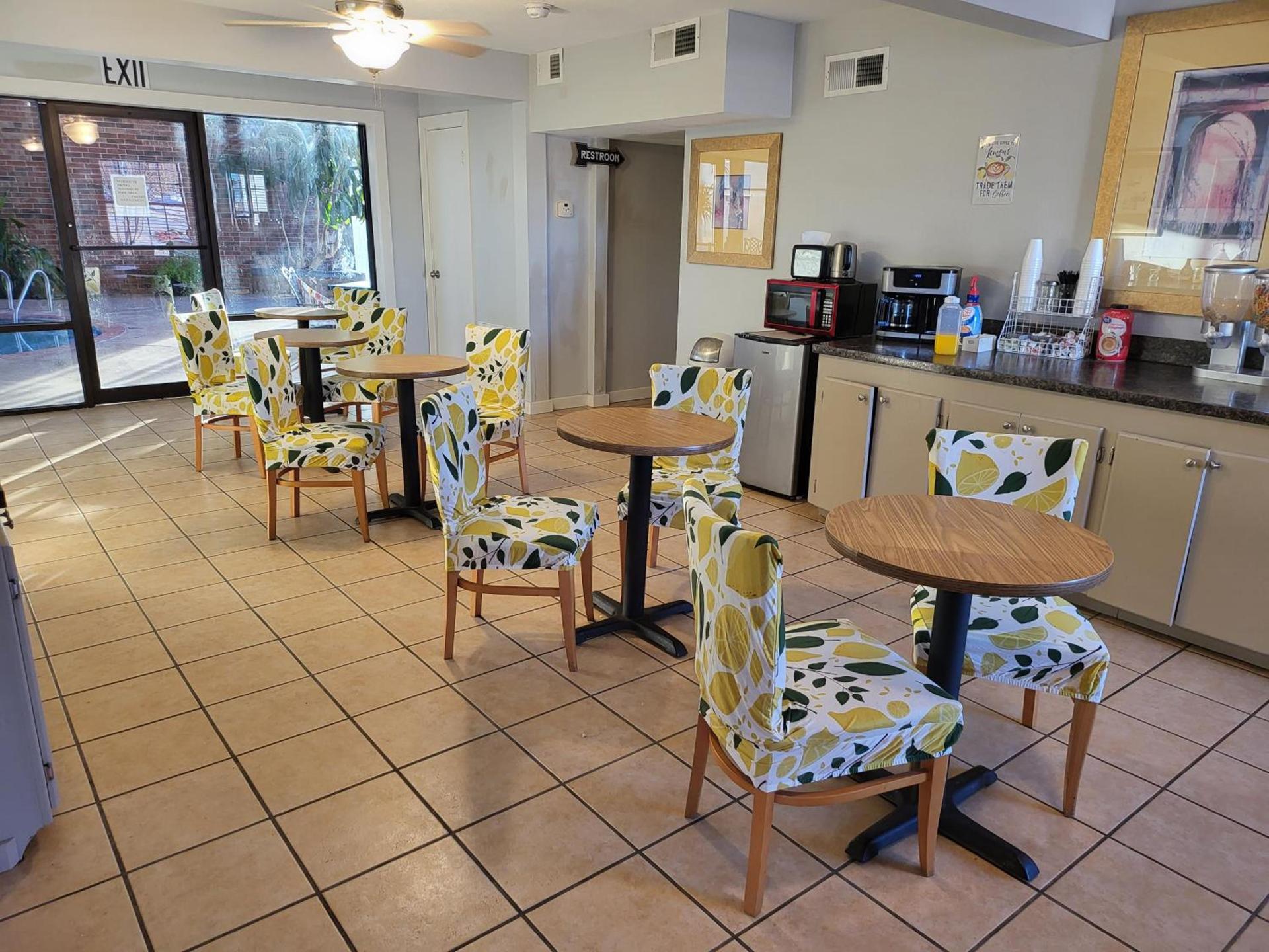 Blue Ribbon Inn and Suites photo 26