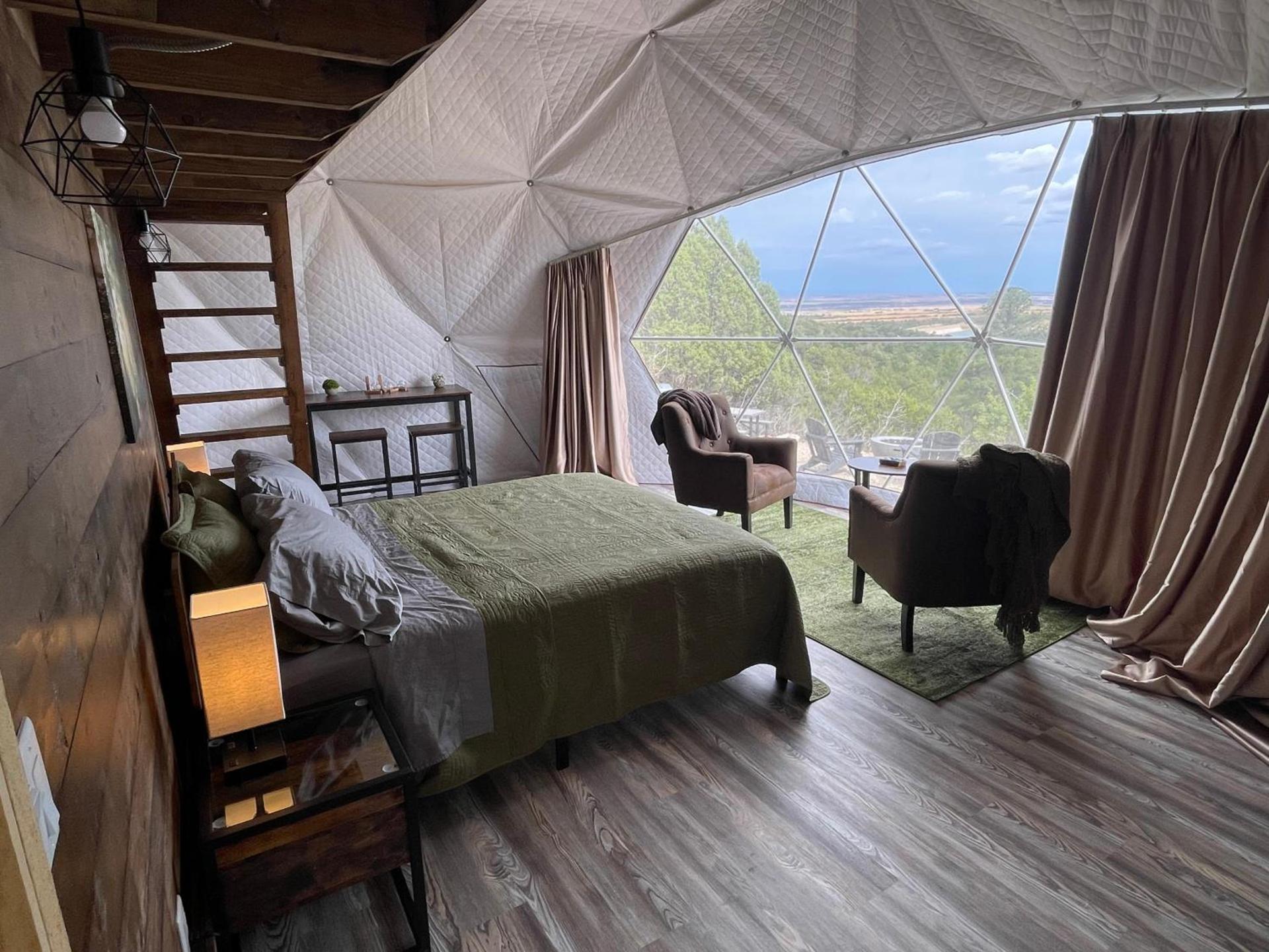 Canyon Rim Domes - A Luxury Glamping Experience!! photo 22