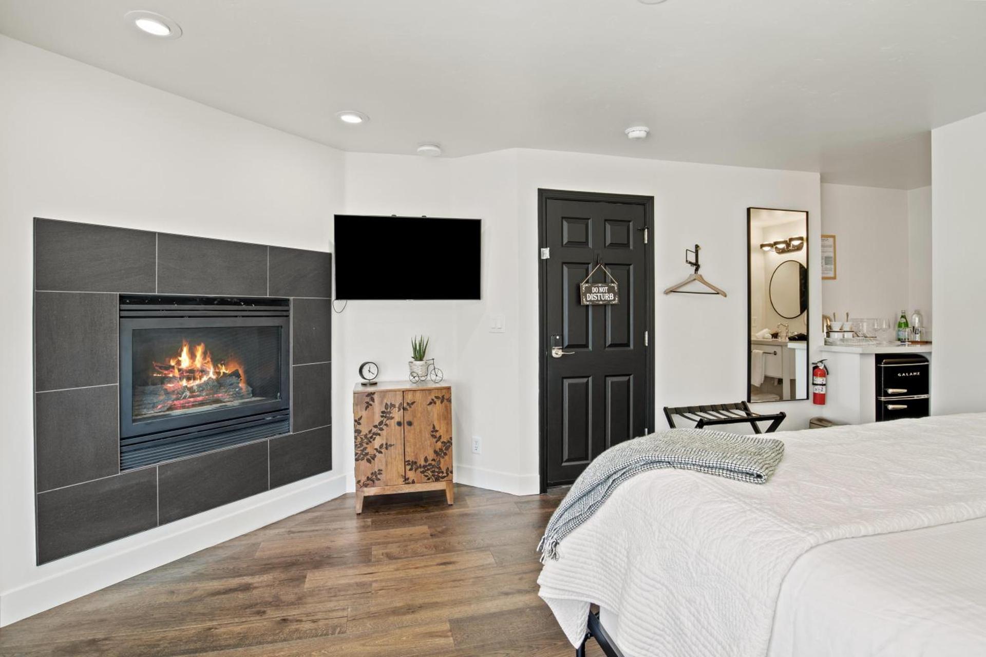 Bespoke Inn Flagstaff photo 54