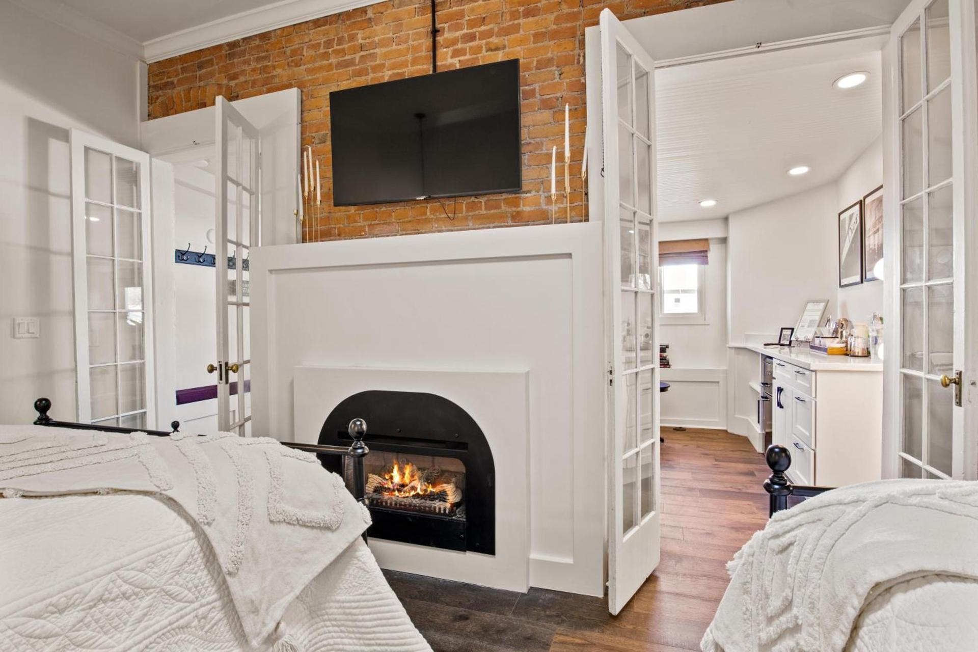 Bespoke Inn Flagstaff photo 53