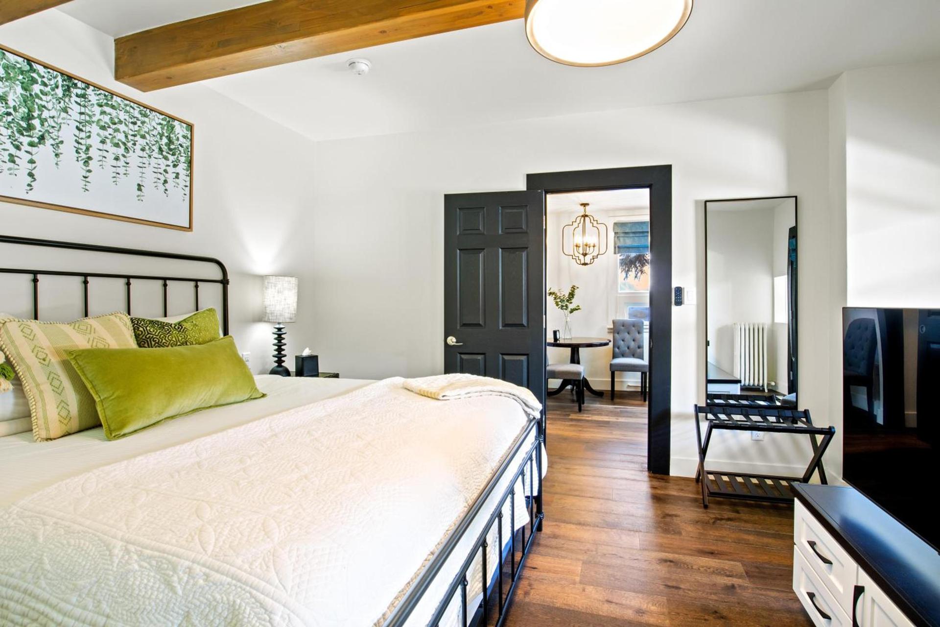 Bespoke Inn Flagstaff photo 49