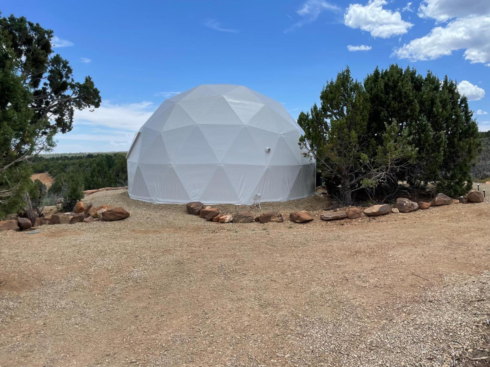 Canyon Rim Domes - A Luxury Glamping Experience!! — hotel in Monticello