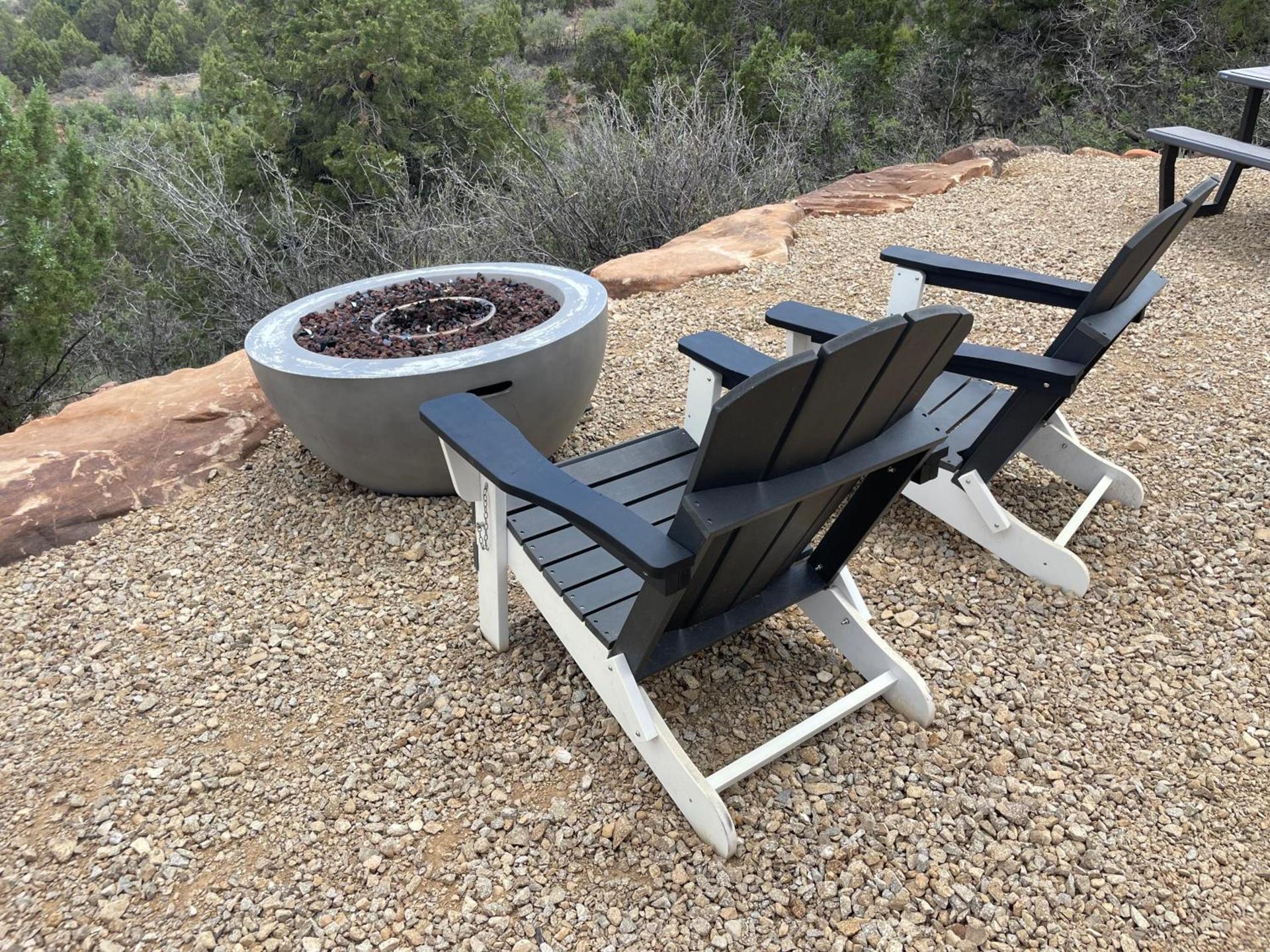 Canyon Rim Domes - A Luxury Glamping Experience!! photo 17