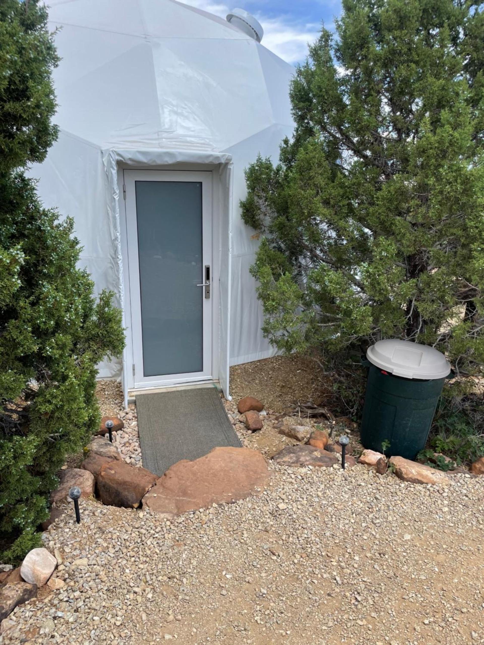 Canyon Rim Domes - A Luxury Glamping Experience!! photo 18