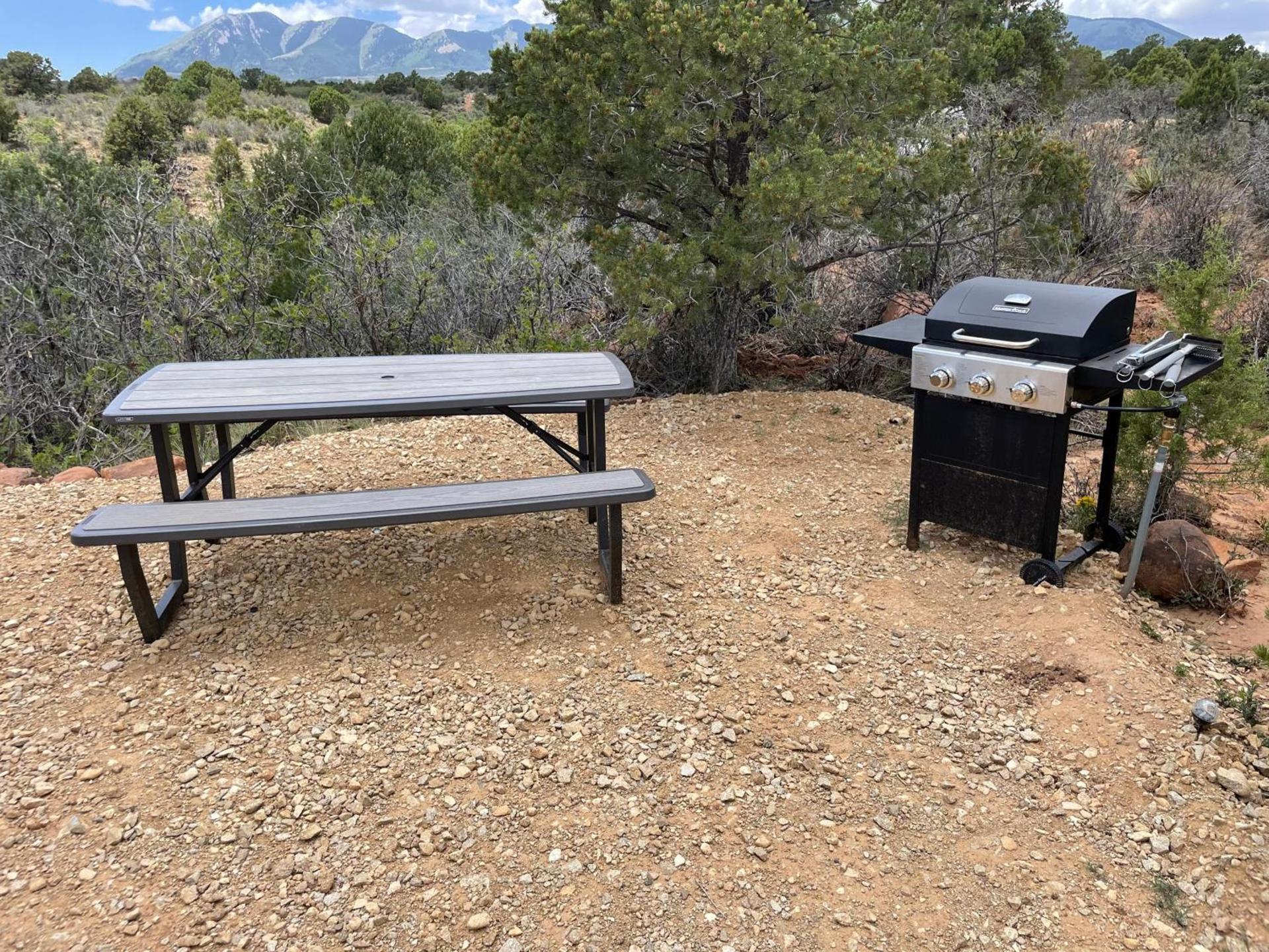 Canyon Rim Domes - A Luxury Glamping Experience!! photo 44