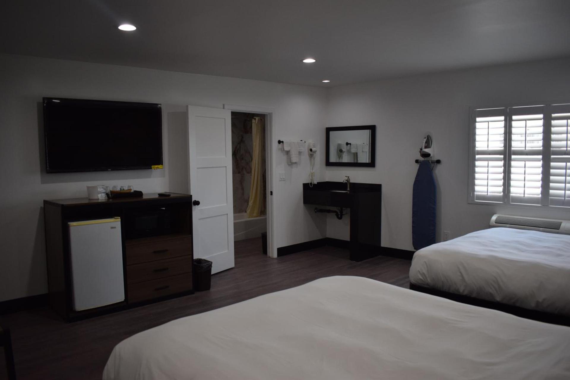 Hyde Park Motel photo 24
