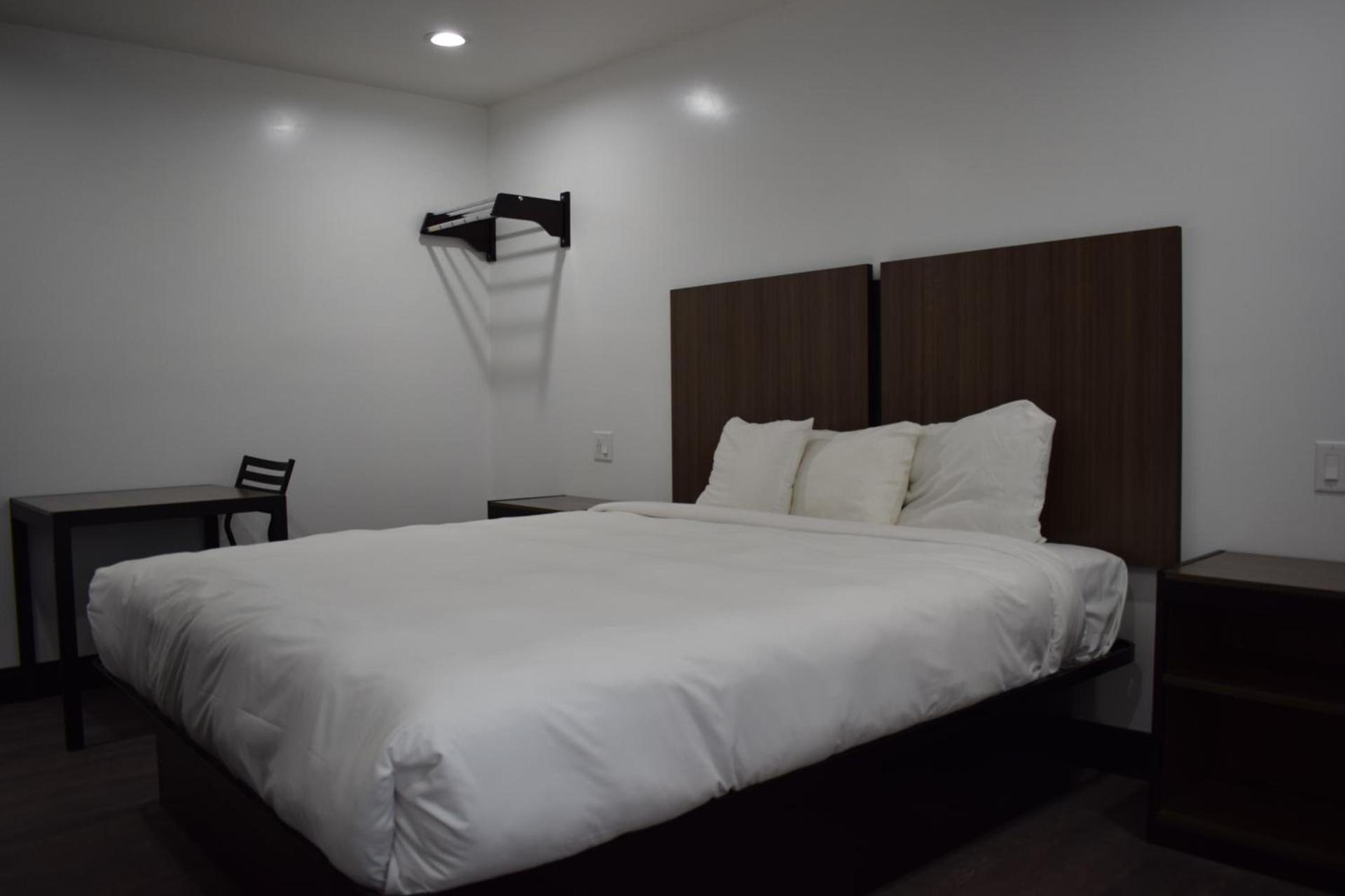 Hyde Park Motel photo 26