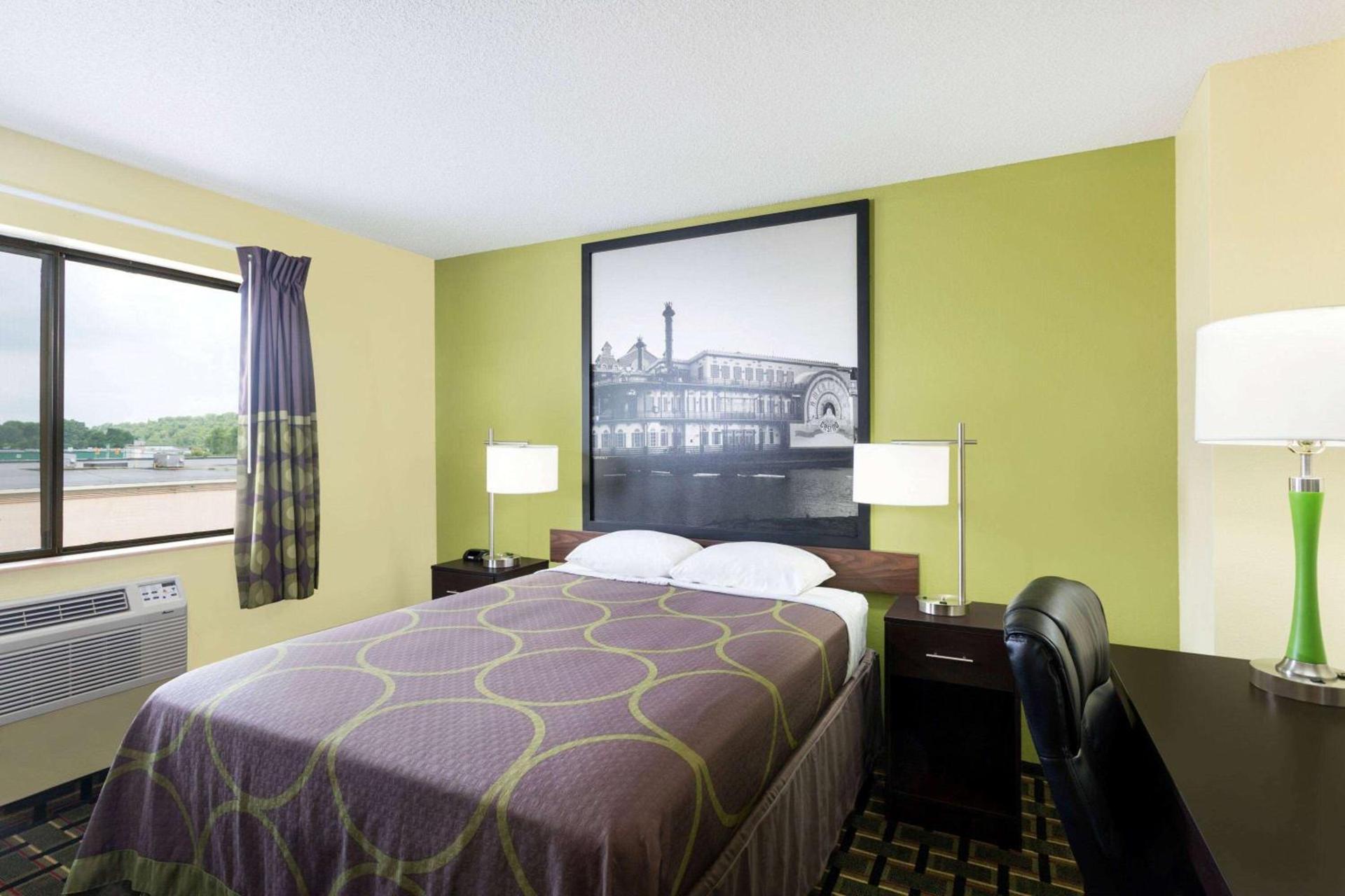 Super 8 by Wyndham Marietta photo 27