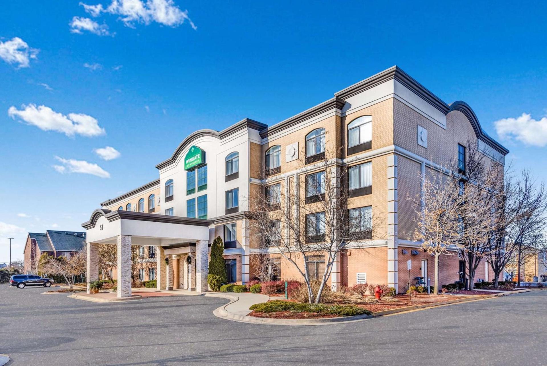 Wingate by Wyndham Chicago Schaumburg photo 2