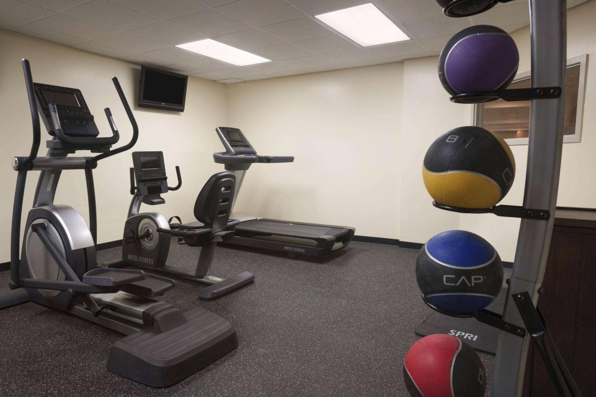 Wingate by Wyndham Chicago Schaumburg photo 11