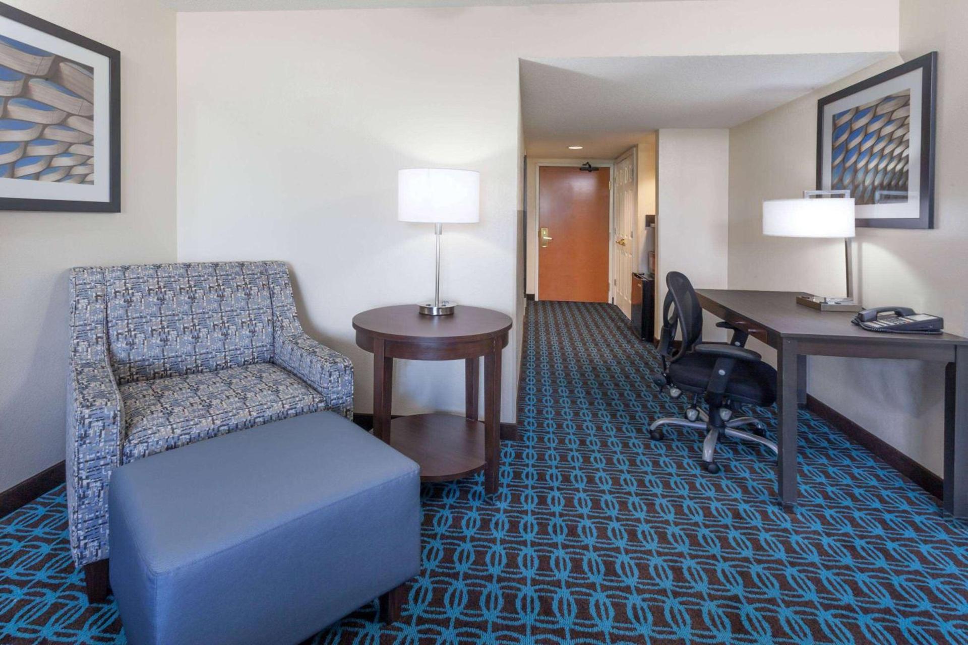 Wingate by Wyndham Chicago Schaumburg photo 13