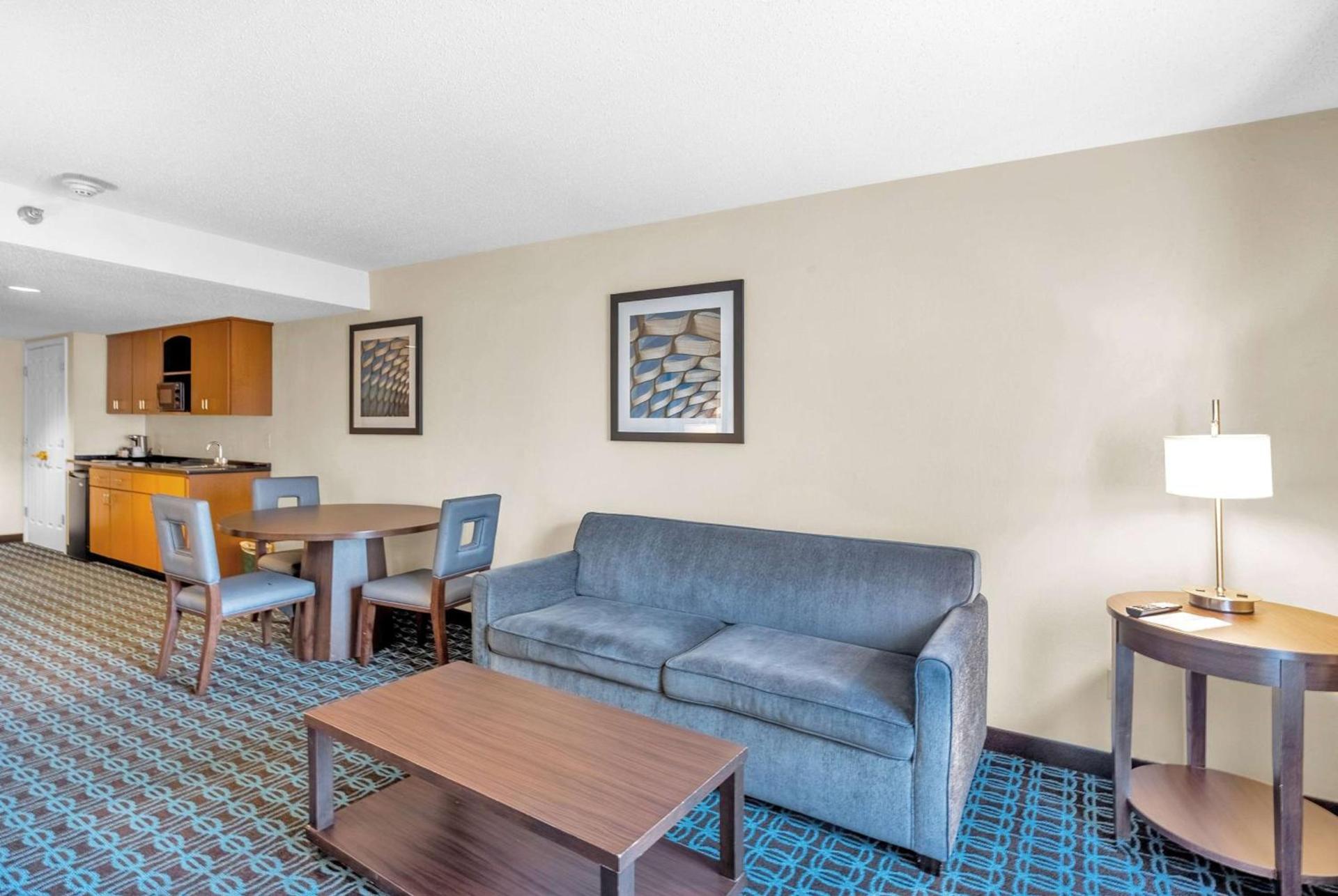 Wingate by Wyndham Chicago Schaumburg photo 30