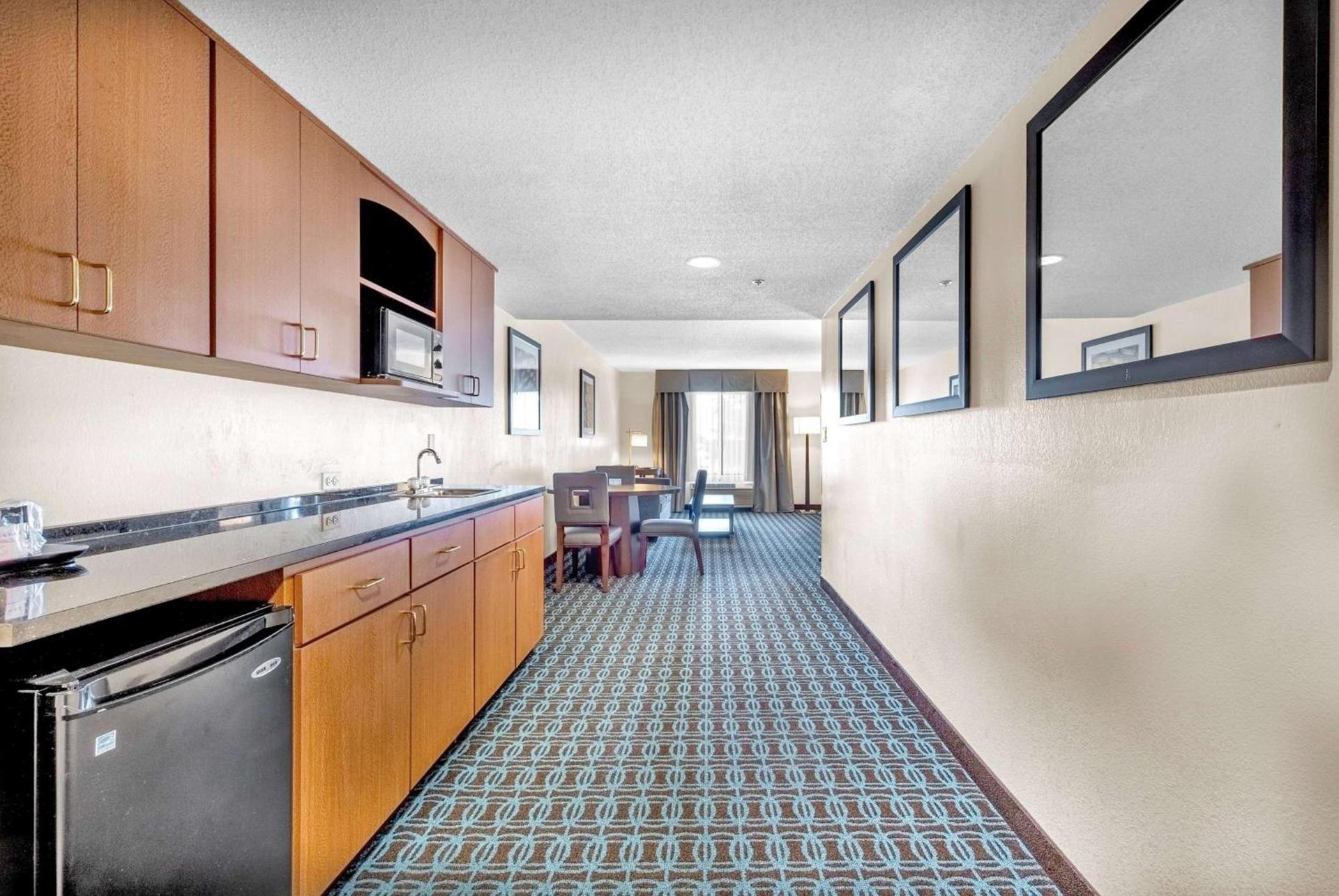 Wingate by Wyndham Chicago Schaumburg photo 32