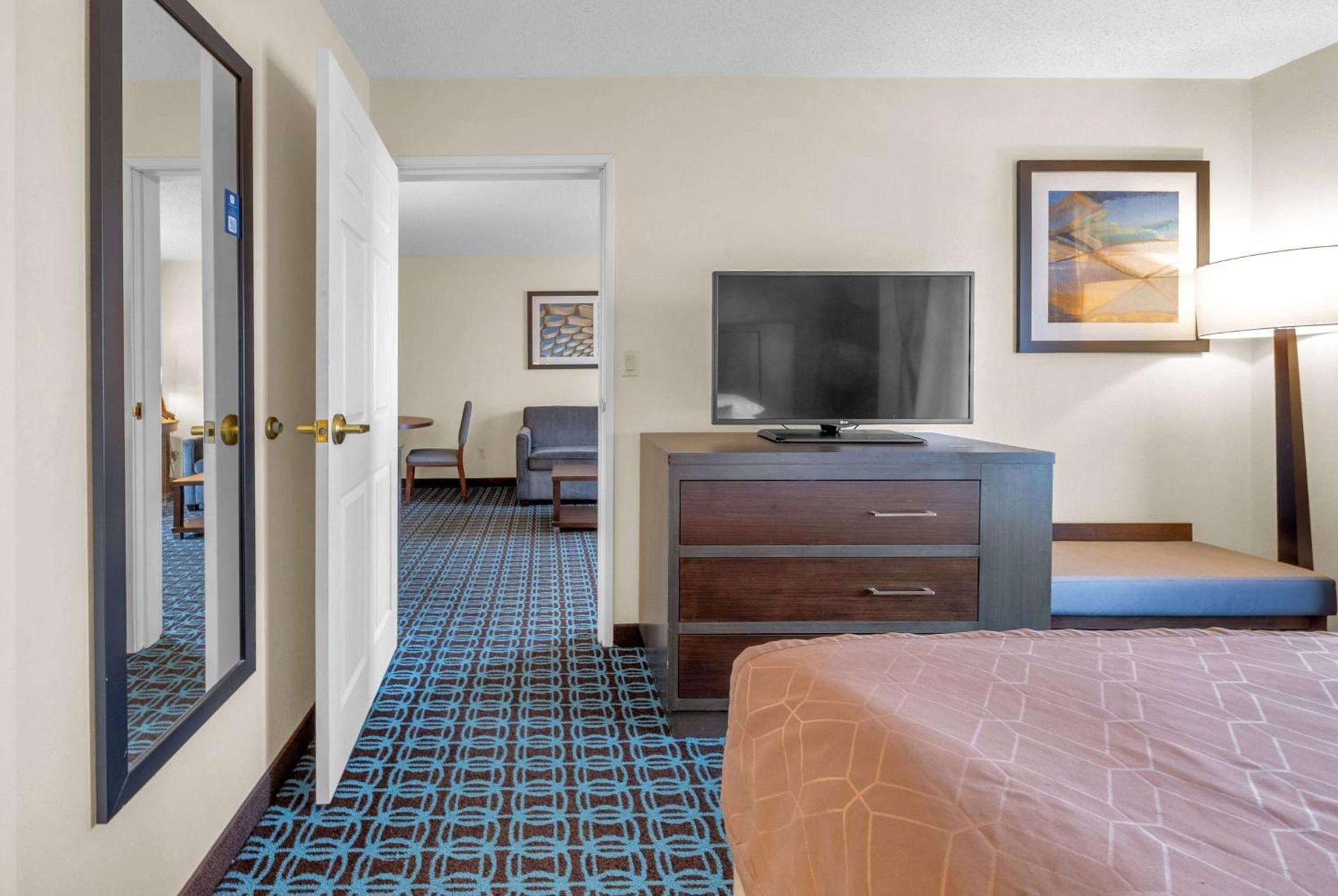 Wingate by Wyndham Chicago Schaumburg photo 33