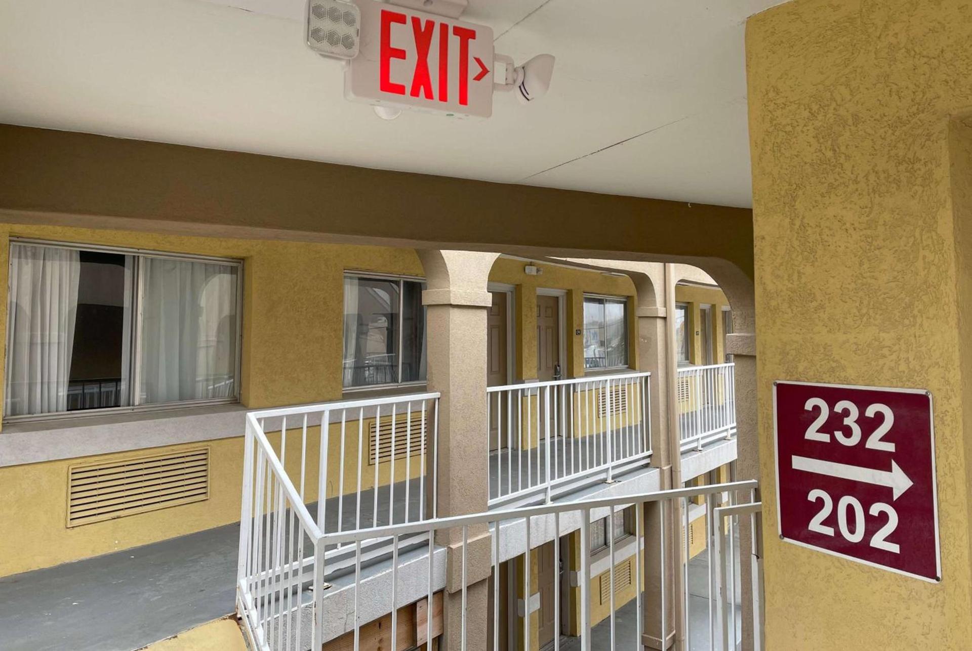 Red Lion Inn & Suites Junction City photo 2