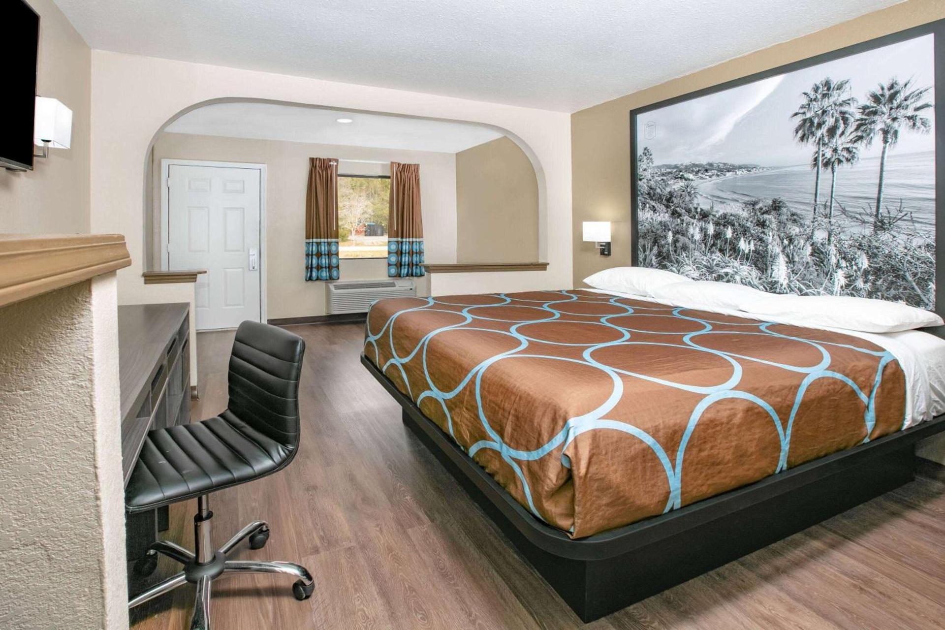 Super 8 by Wyndham Moss Point photo 8