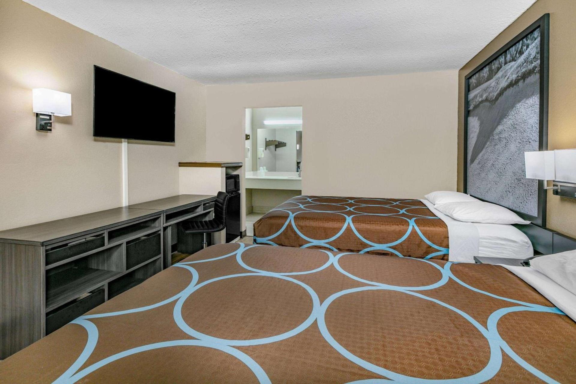 Super 8 by Wyndham Moss Point photo 39