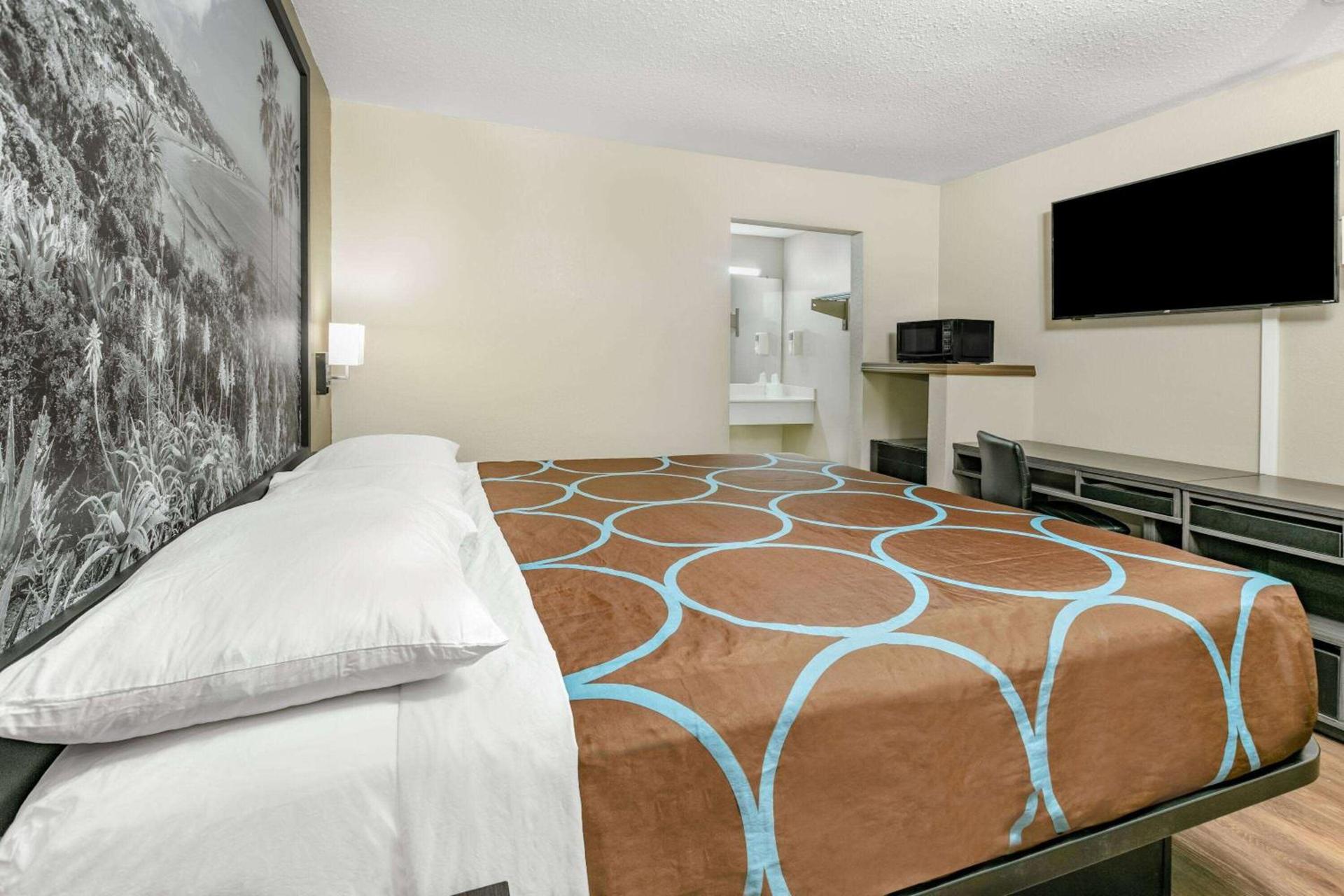 Super 8 by Wyndham Moss Point photo 28
