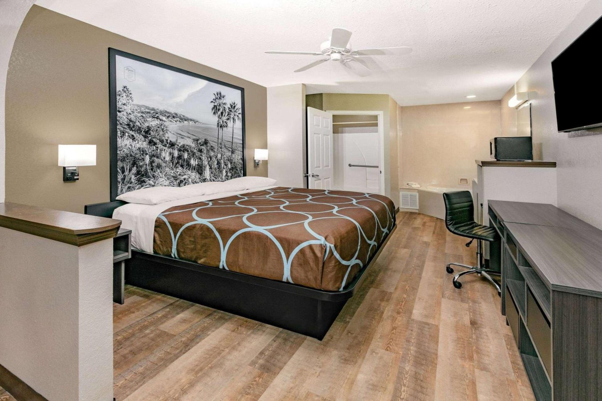 Super 8 by Wyndham Moss Point photo 30