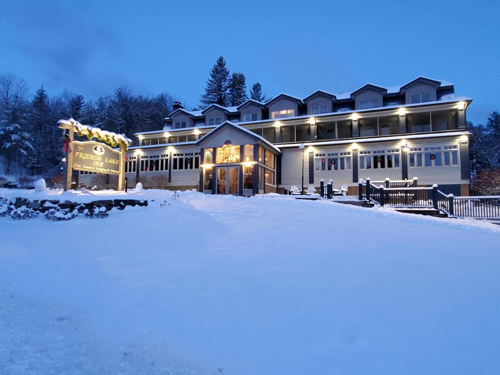 Friends Lake Inn photo 58