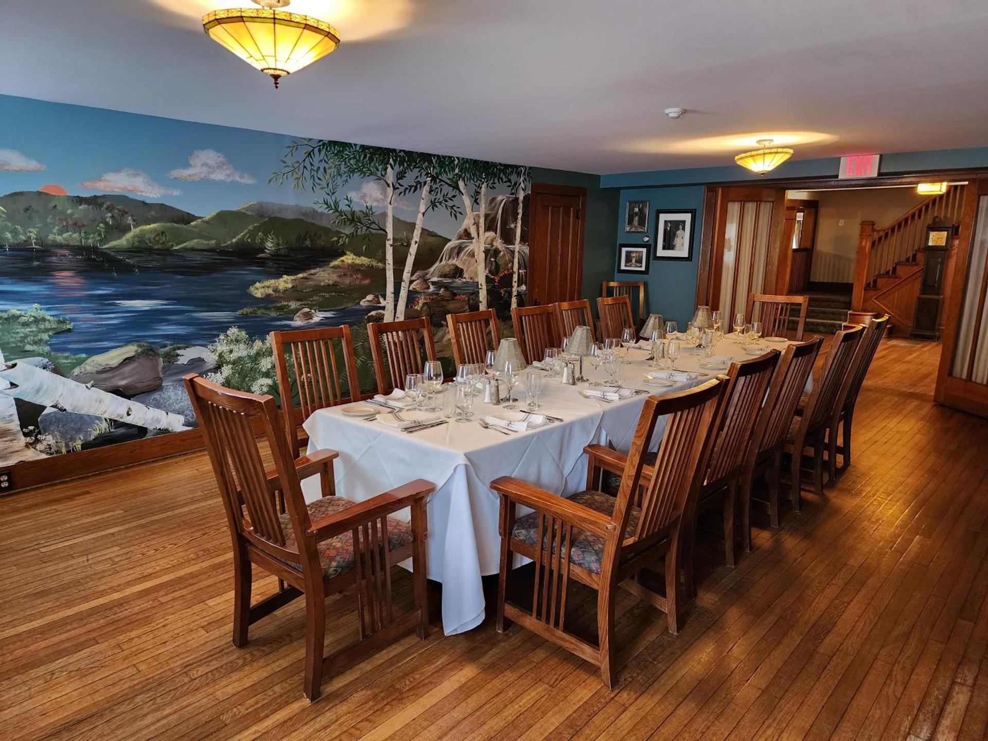 Friends Lake Inn photo 22