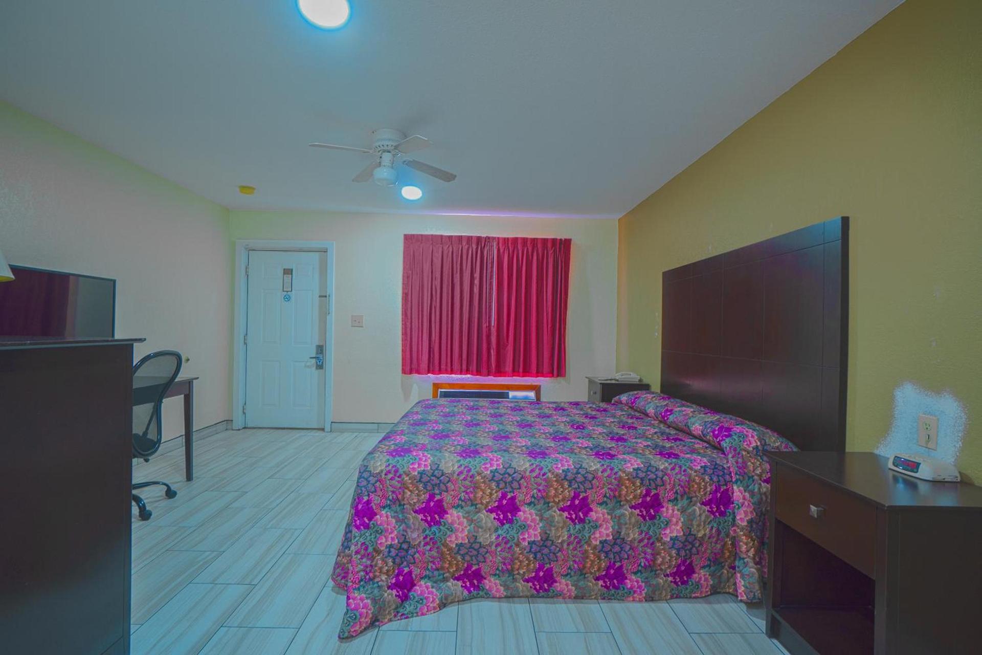 Texas Inn San Benito near Harlingen photo 26