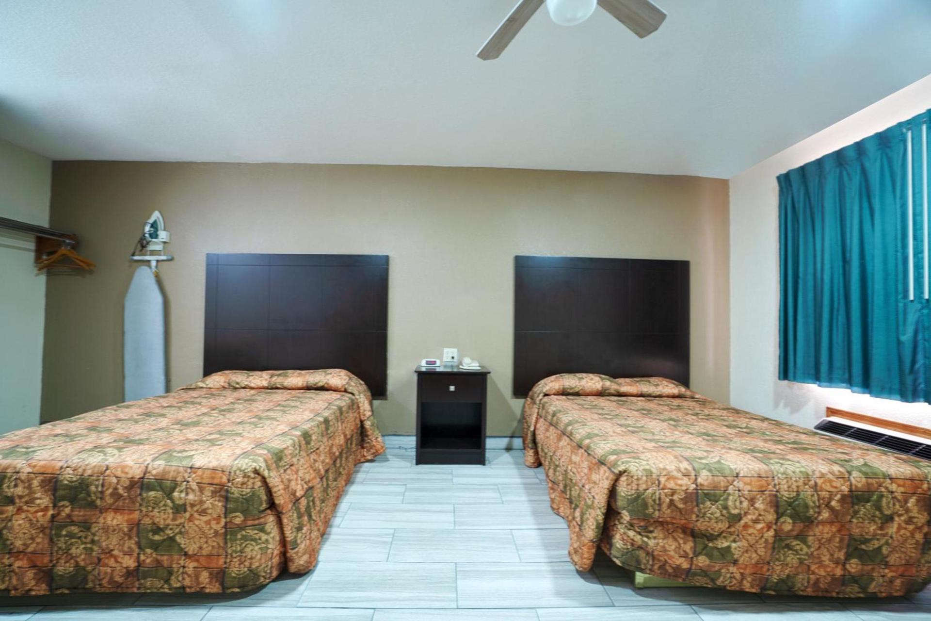 Texas Inn San Benito near Harlingen photo 61