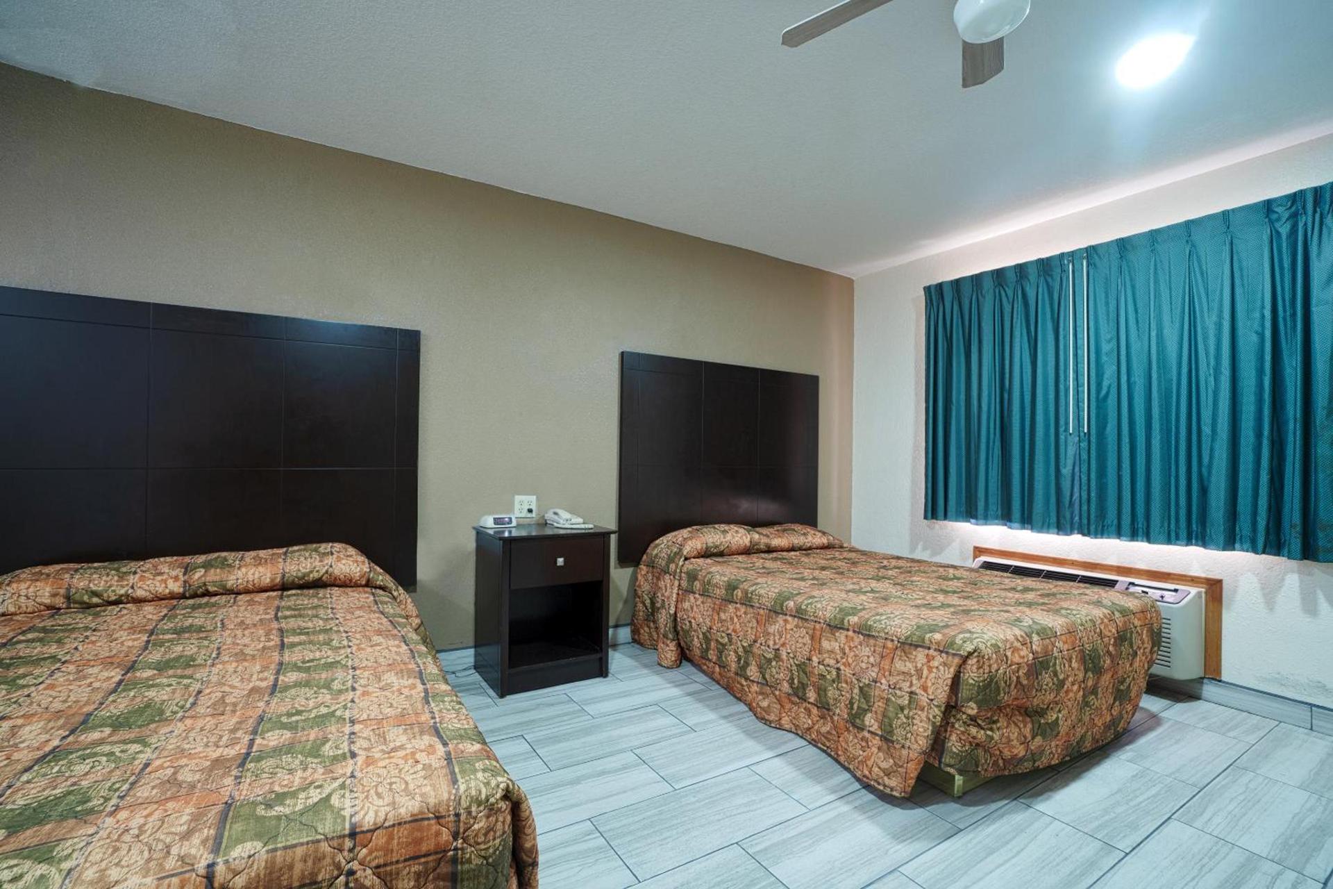 Texas Inn San Benito near Harlingen photo 64