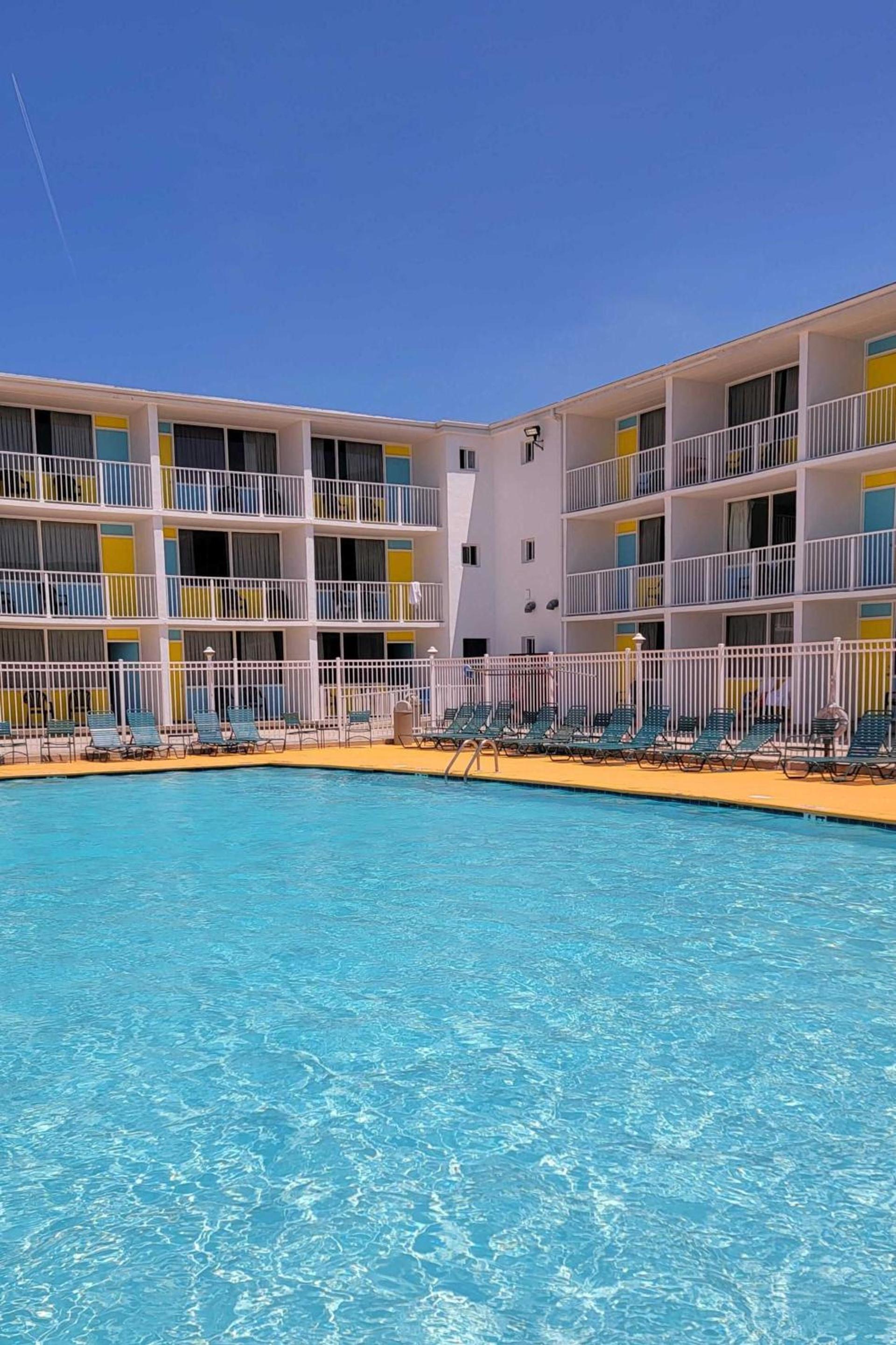 Kokomo Suites photo 20