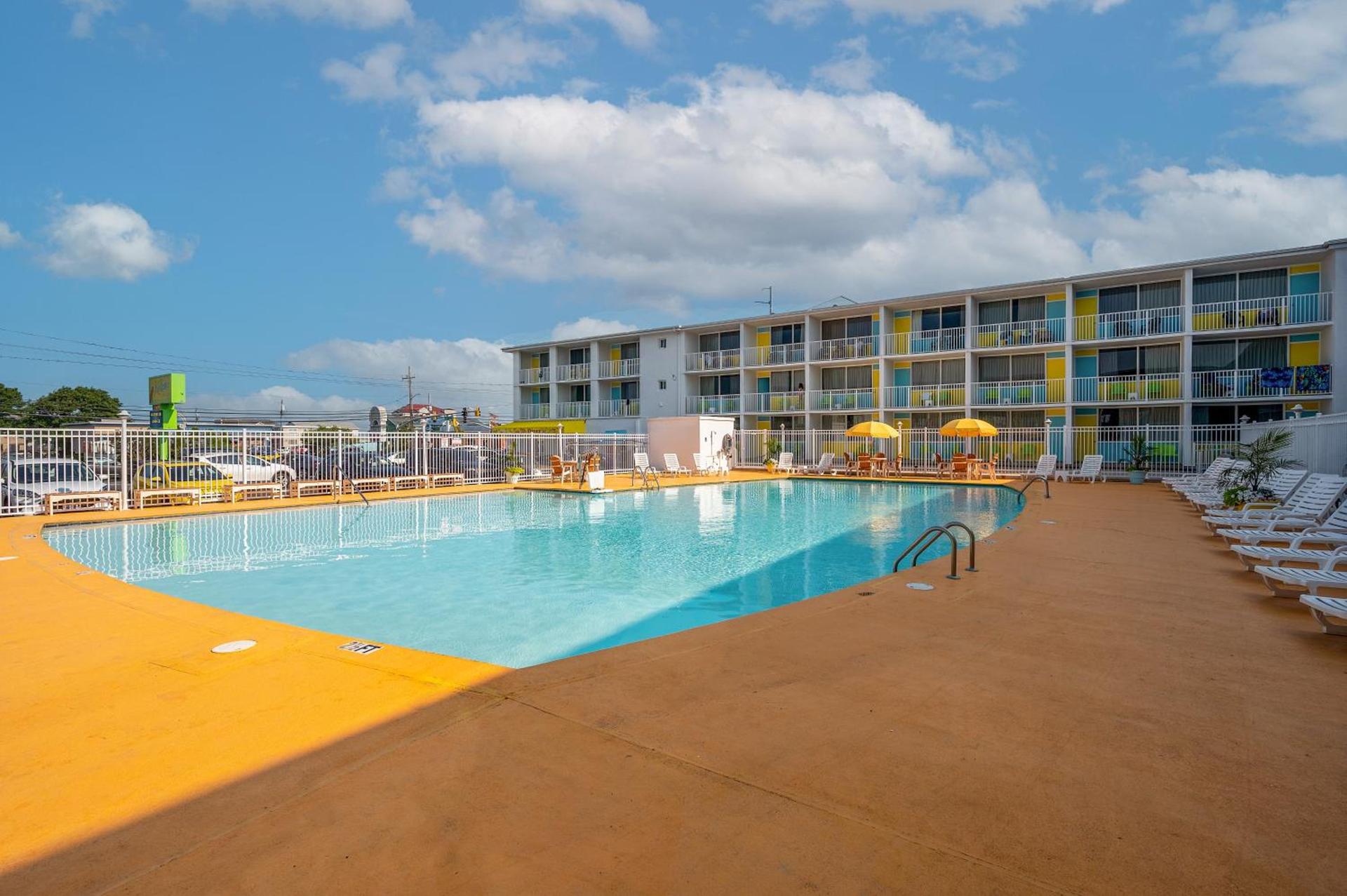 Kokomo Suites photo 40