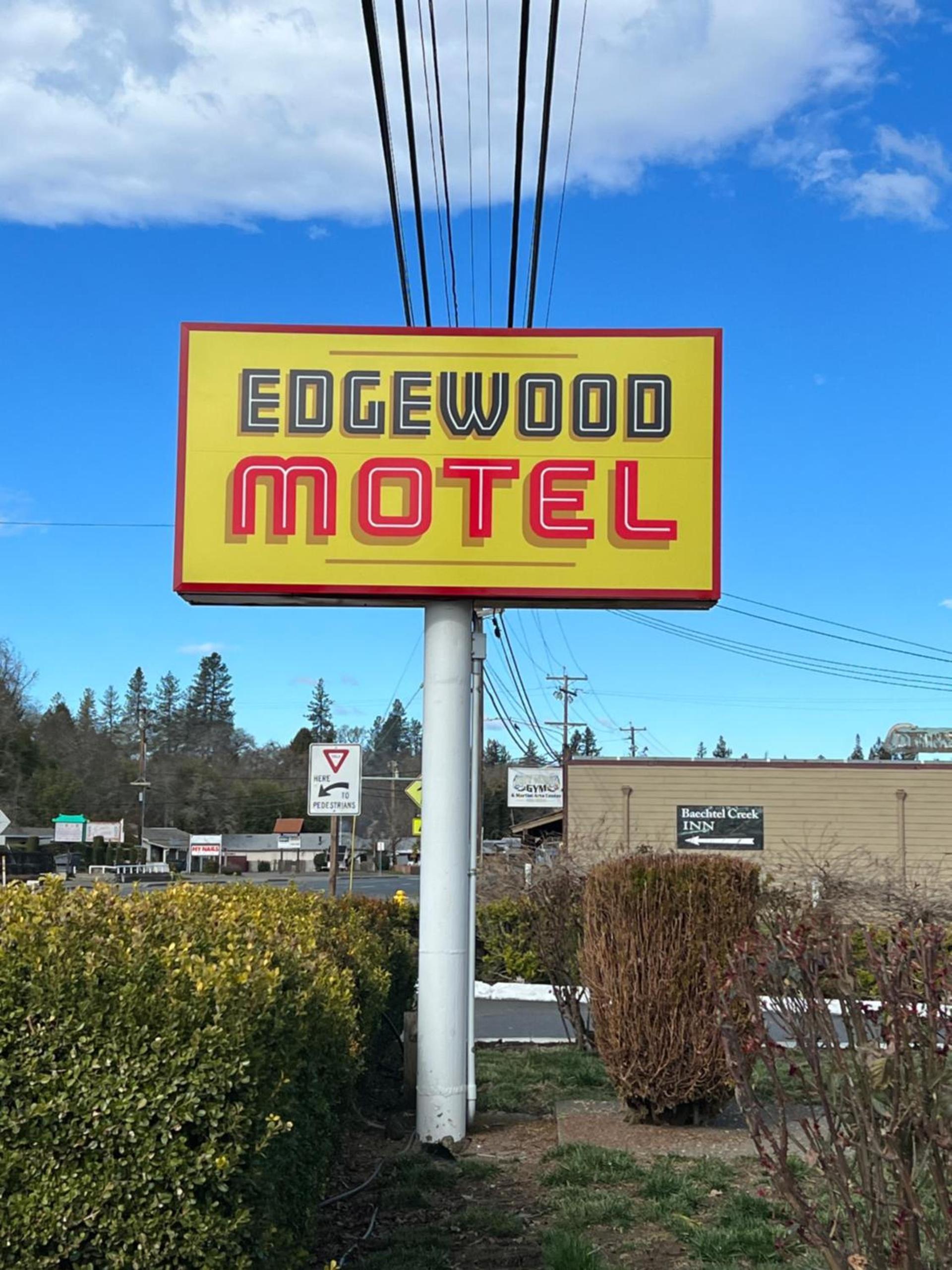 Edgewood Motel photo 19