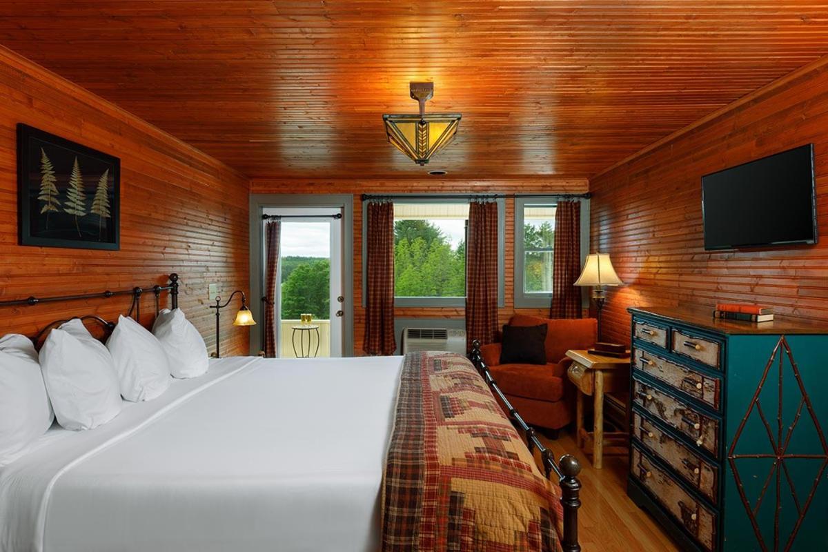Friends Lake Inn photo 5