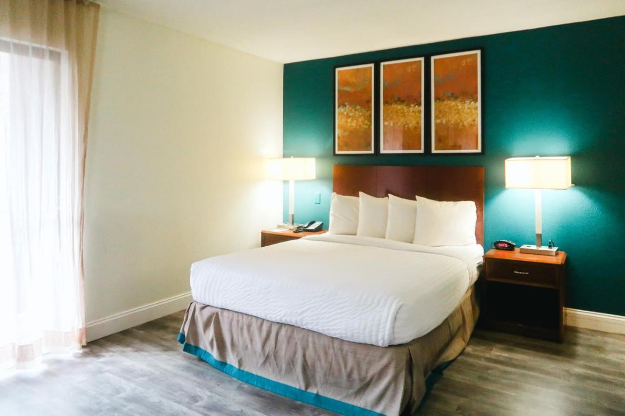 Tysons Corner Suites, A Baymont by Wyndham photo 48