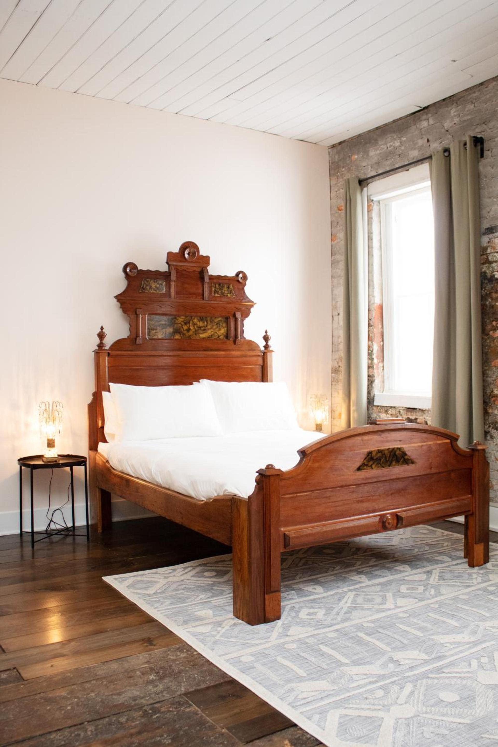 Bischoff Inn photo 37