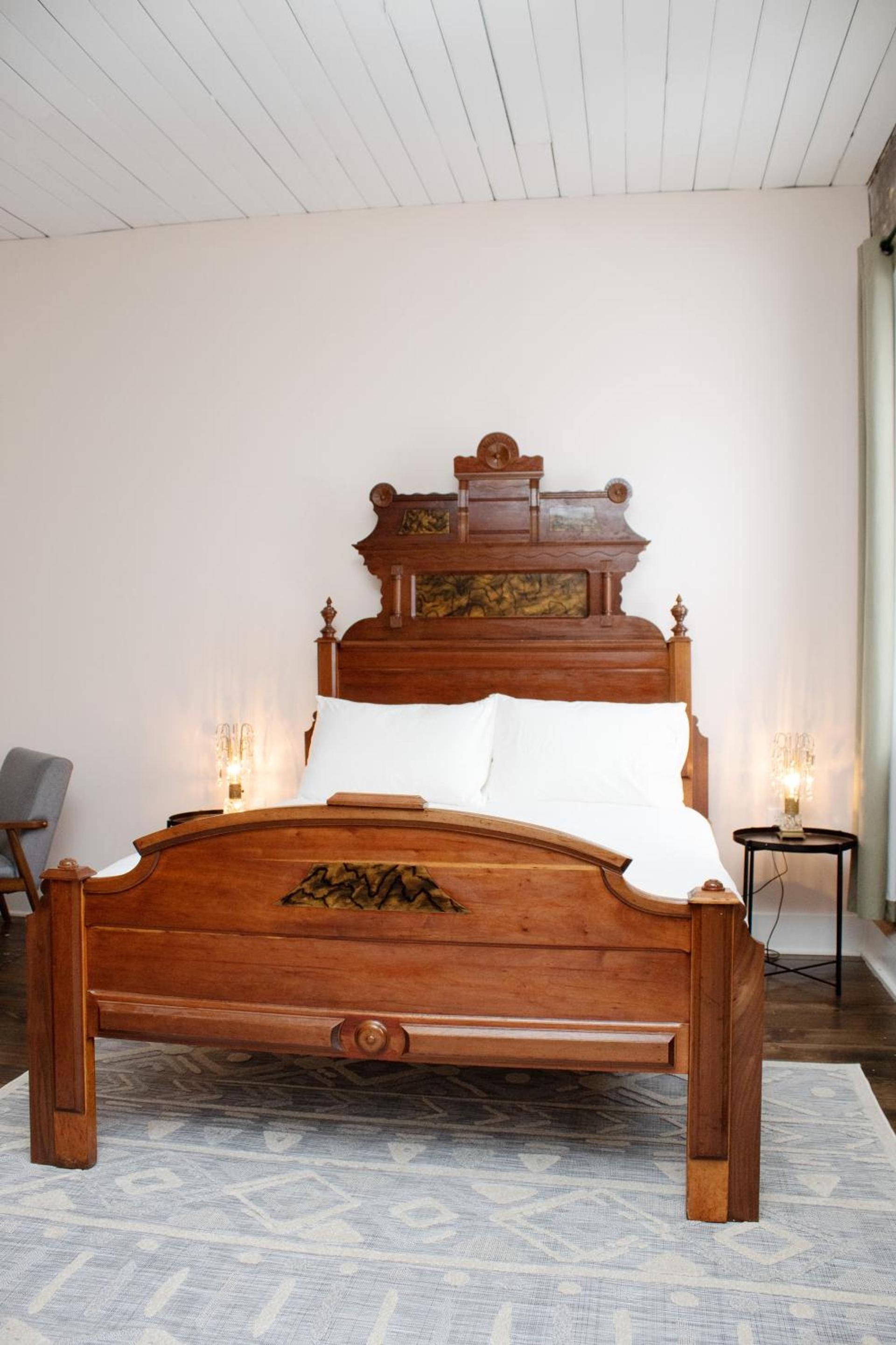 Bischoff Inn photo 40