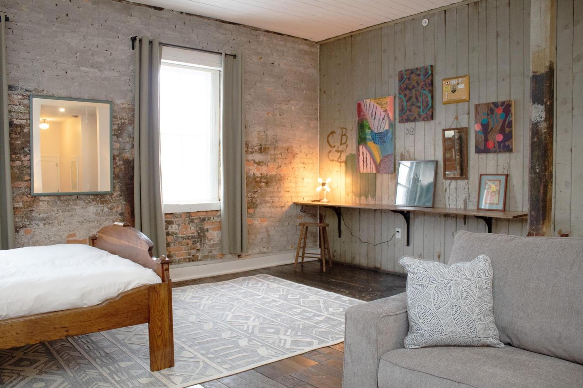 Bischoff Inn photo 44