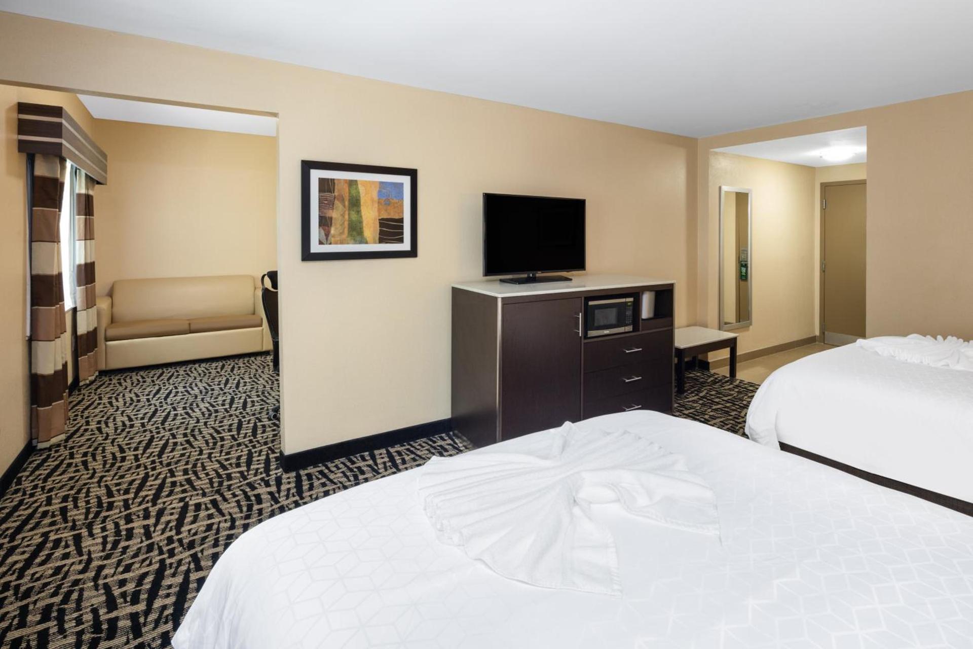 Holiday Inn Poughkeepsie by IHG photo 68