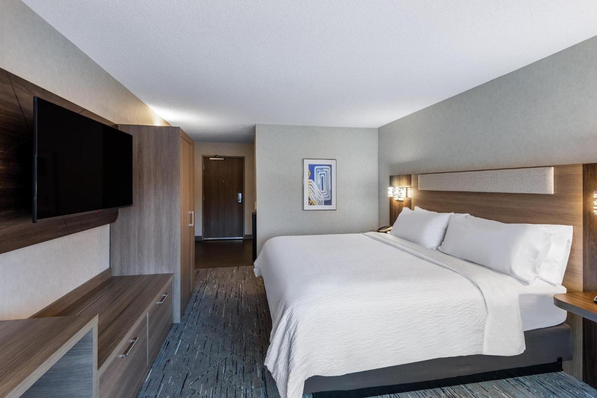 Holiday Inn Express & Suites Wadsworth by IHG photo 25