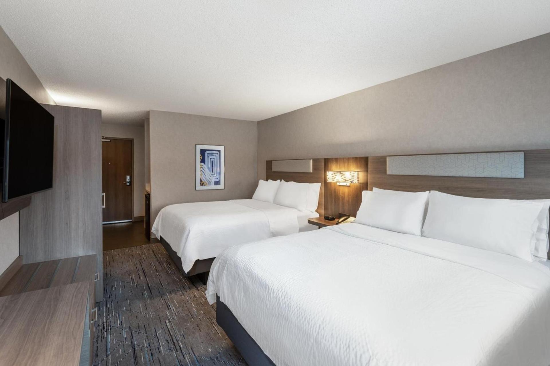 Holiday Inn Express & Suites Wadsworth by IHG photo 9