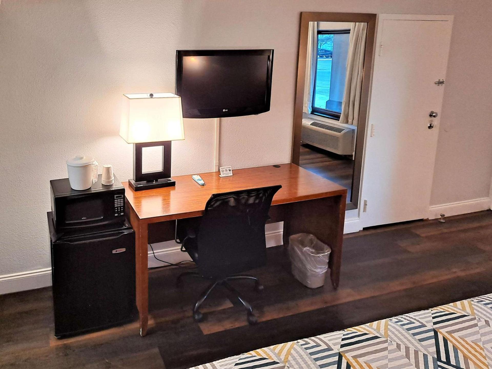 Suites Catonsville MD Baltimore West photo 18