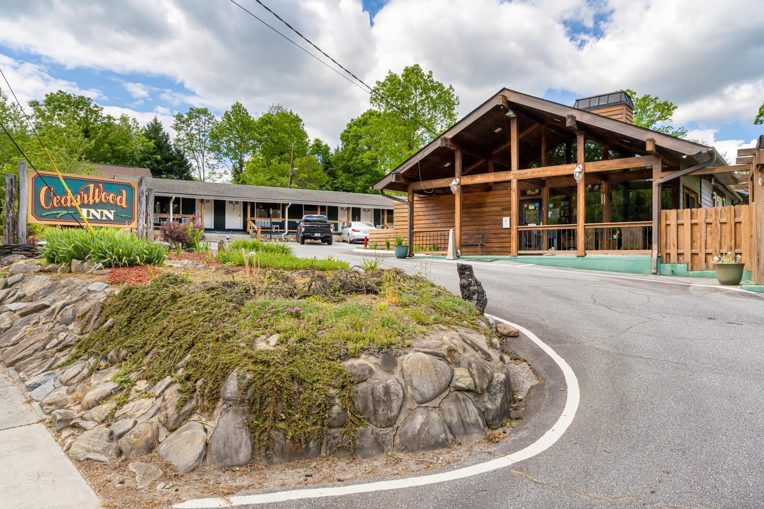CedarWood Inn photo 17