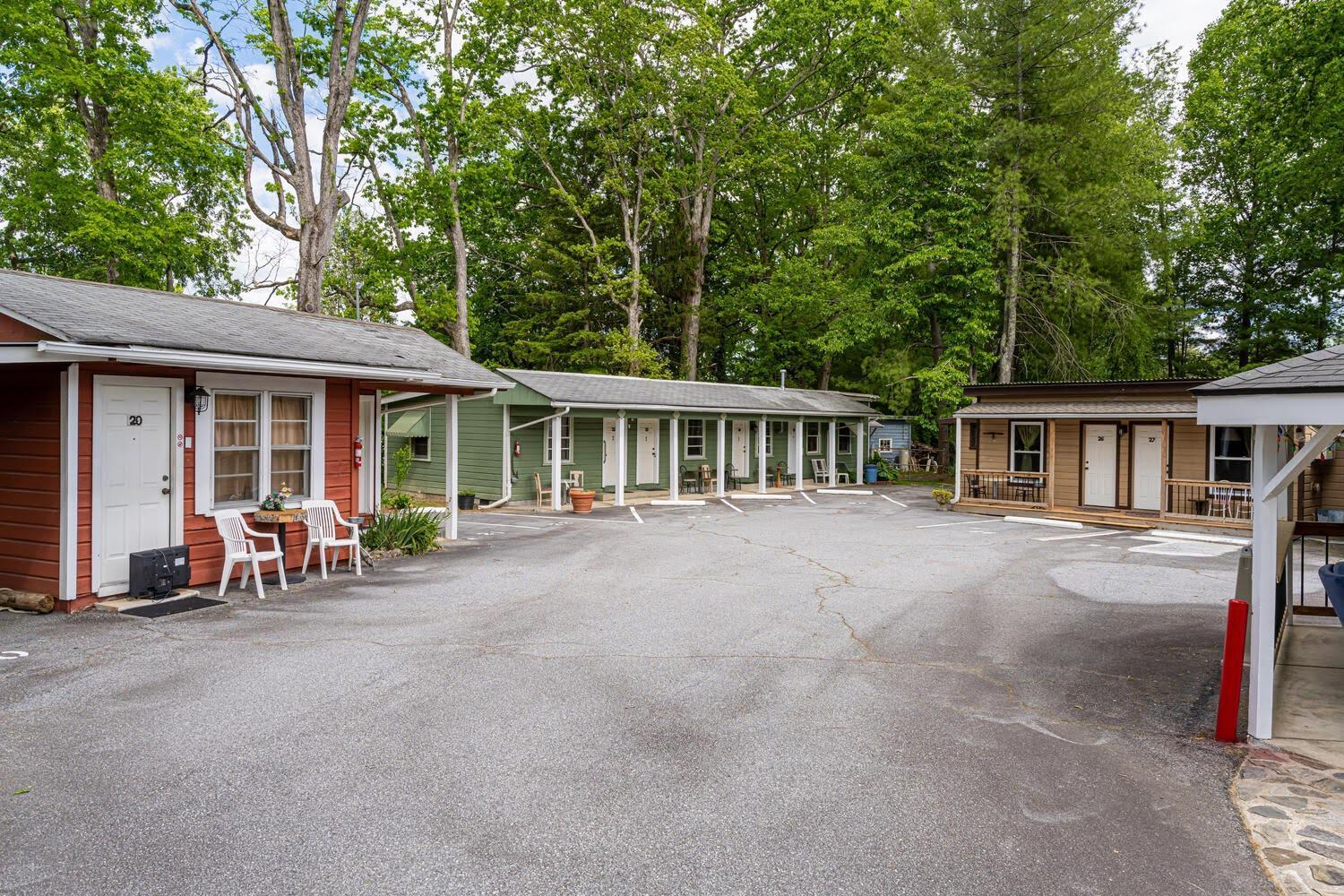 CedarWood Inn photo 19