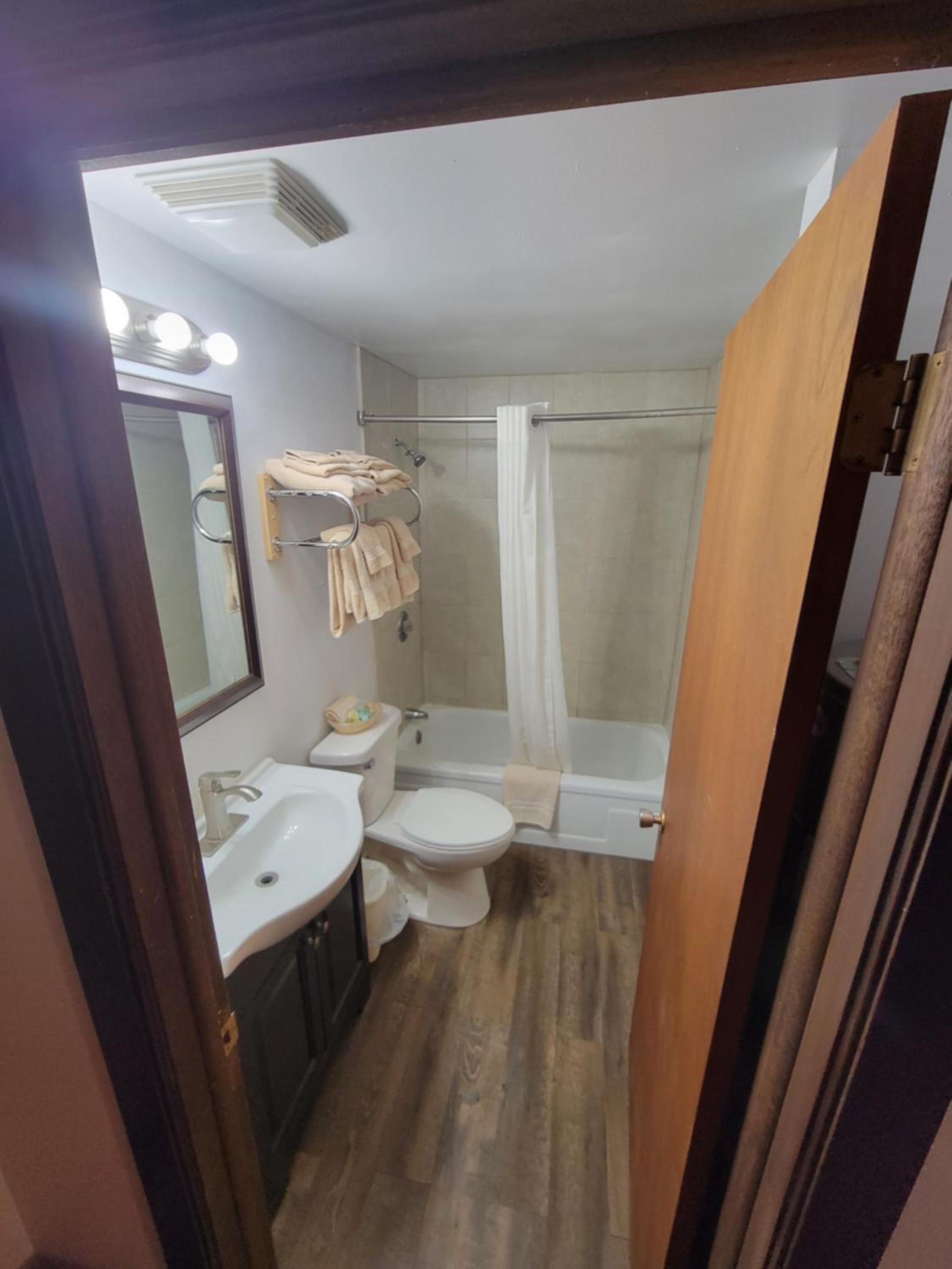 The Hulett Motel photo 13