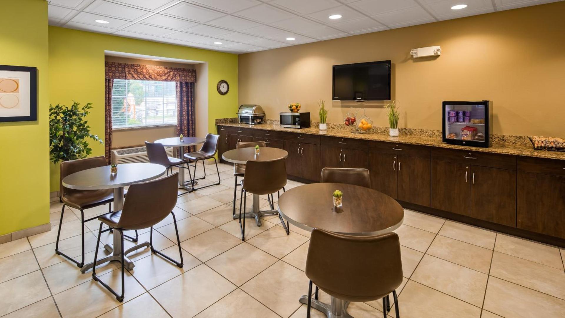 SureStay Plus Hotel by Best Western Buckhannon photo 7