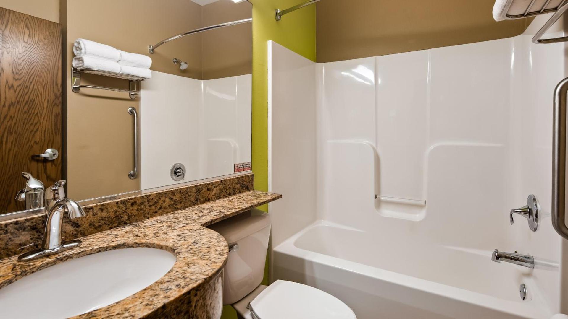 SureStay Plus Hotel by Best Western Buckhannon photo 12