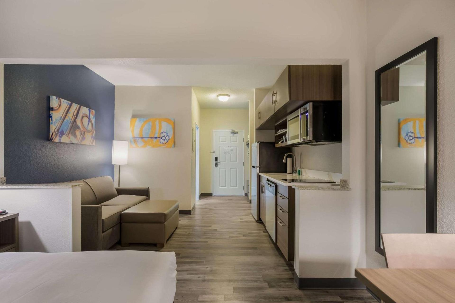 MainStay Suites Joliet I-80 photo 16