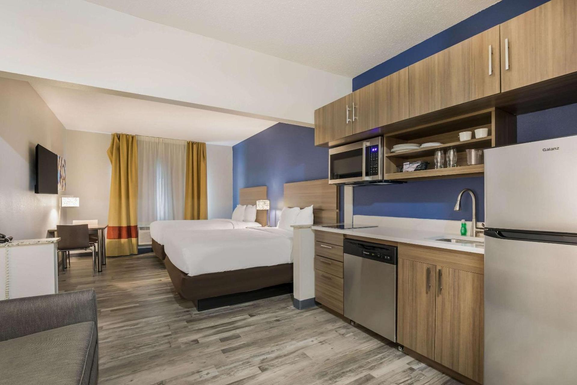 MainStay Suites Joliet I-80 photo 22