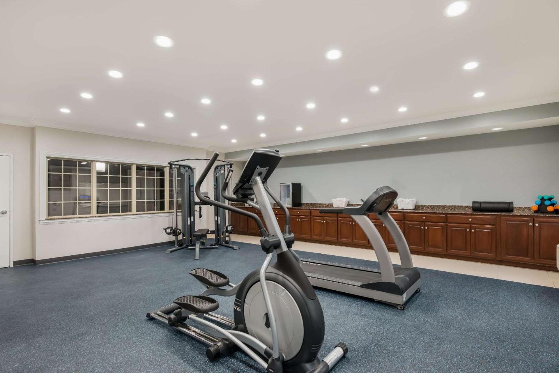 MainStay Suites Joliet I-80 photo 26