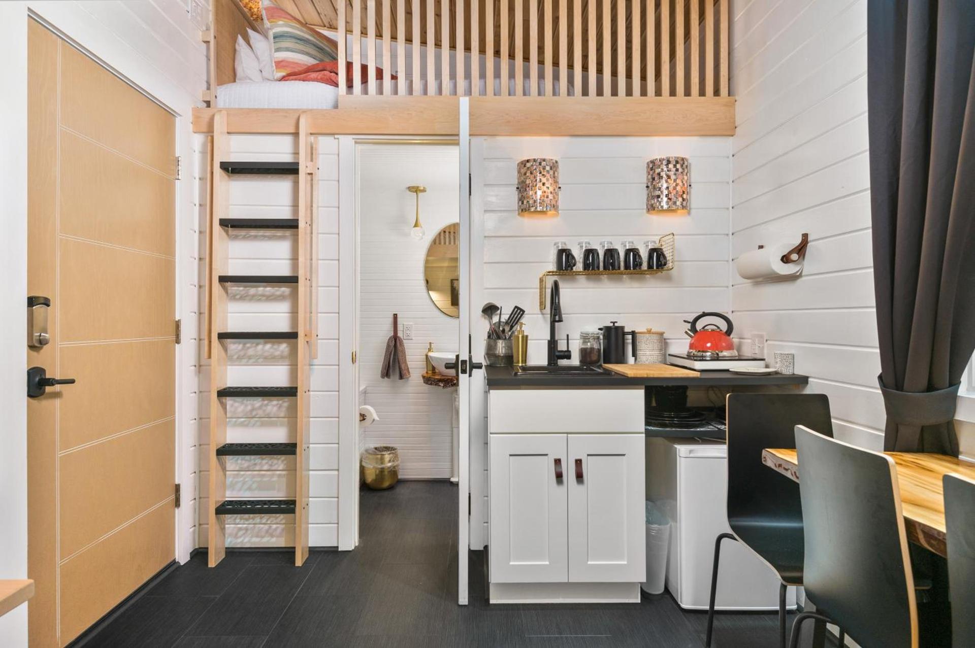 Tiny Digs - Hotel of Tiny Houses photo 13