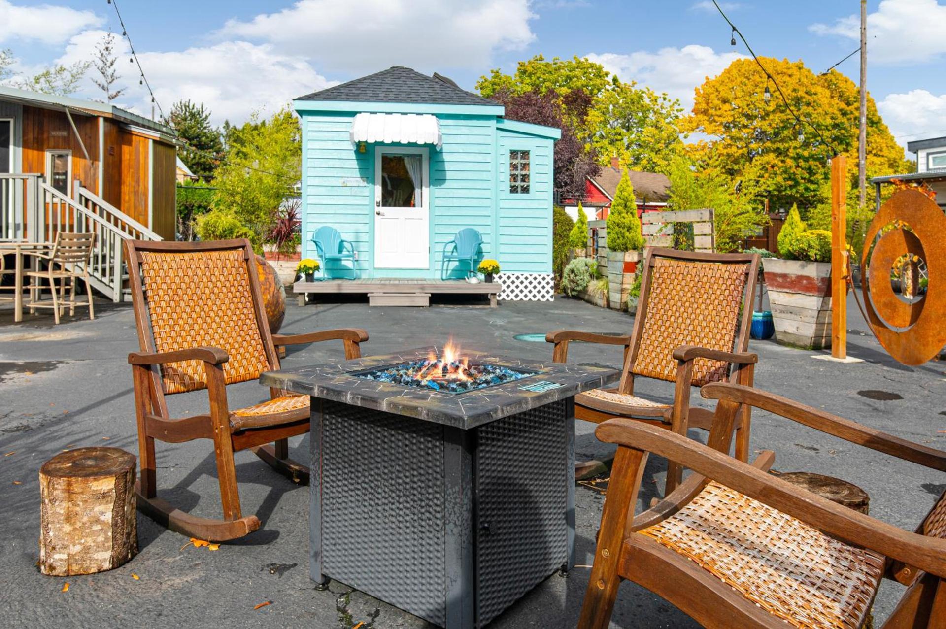 Tiny Digs - Hotel of Tiny Houses photo 3